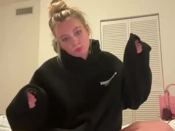 girl
        lexaarose05 cam image #4336823