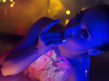 girl
        _meganmeow_ cam image #2148968