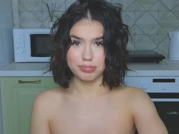 girl
        mia__lunaa cam image #3360664