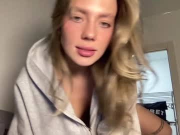 girl
        angel_from_sky cam image #3975196