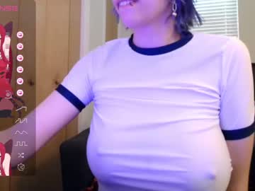 girl
        deadratsoup cam image #2802660