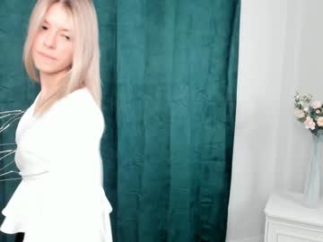 girl
        pureandinnocenta cam image #1743148