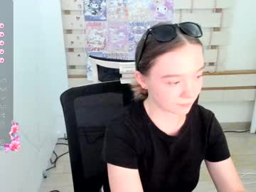 girl
        stasy_clapp cam image #3122947