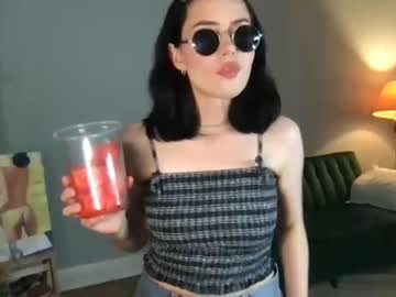 girl
        littlesugarpea cam image #2771279