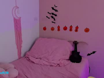 girl
        little_effy18_ cam image #3475913