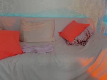 girl
        madeline_jackson cam image #177442