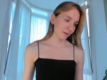girl
        bryrecutee cam image #1255845