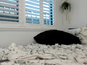 girl
        zarabelle_ cam image #1967964
