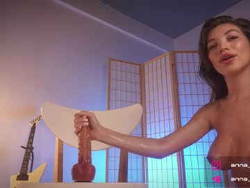 girl
        anna_bri cam image #2762075