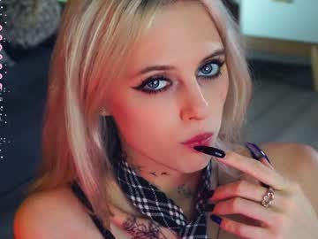 girl
        audreycarvin cam image #3315186