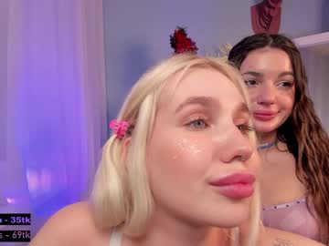 couple
        shy_dolls cam image #397093