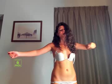 girl
        demurelixir cam image #1266515