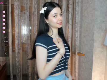 girl
        nice_kisss cam image #1665590