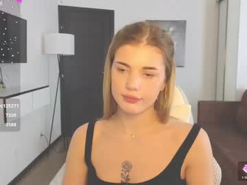 girl
        adri_dream cam image #4355929
