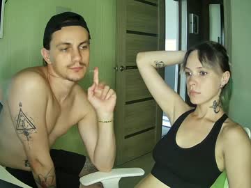 couple
        meow_li cam image #1504880