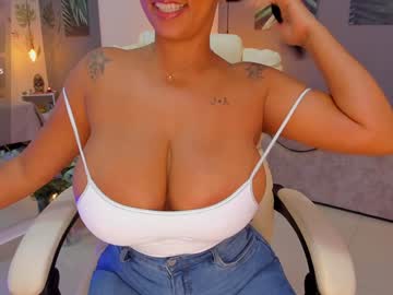 girl
        anahi_ryan cam image #3359046
