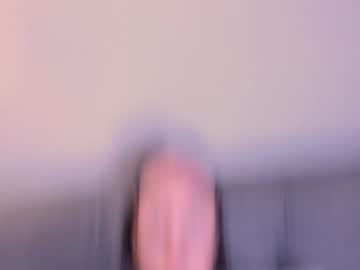 girl
        lauratanguy cam image #3493942