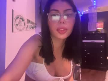girl
        augustforever7 cam image #1963946