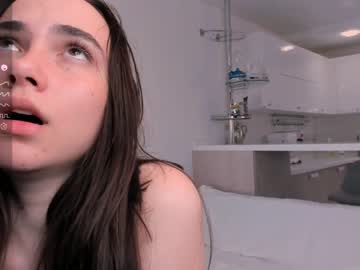 girl
        jemmynow cam image #1629634
