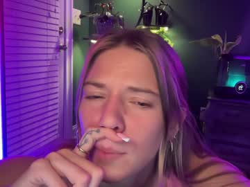 girl
        oliviahansleyy cam image #3692742
