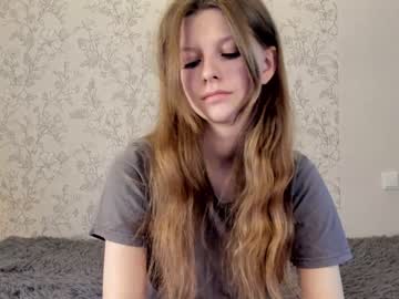 girl
        alainaestrada cam image #1776665