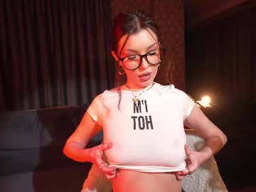 girl
        sophia_lean cam image #4154256