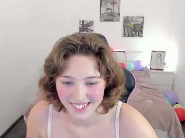 girl
        cherry_lea_ cam image #1731589