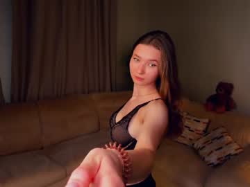 girl
        udelefarro cam image #2674500