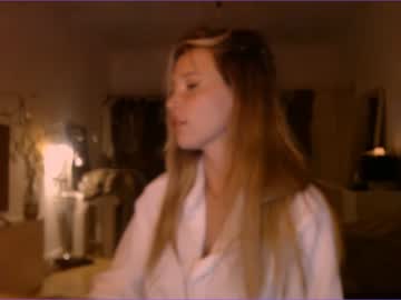 girl
        bitter_moon cam image #324746