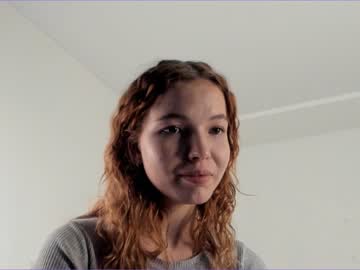 girl
        grizzly_vibe cam image #2635341