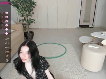 girl
        oki_dokie cam image #1203224
