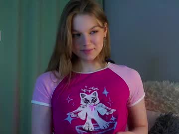 girl
        burnletitallburn cam image #4383469