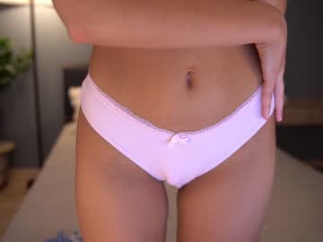girl
        tessarosse_ cam image #2633572