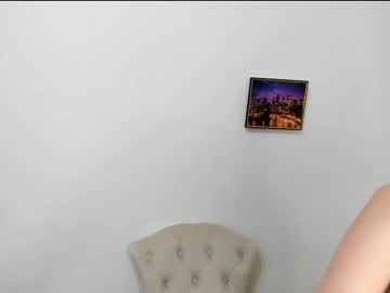 girl
        nobarbie cam image #1510817