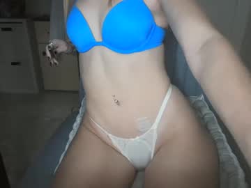 girl
        itsalexlove cam image #3944279
