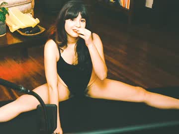 girl
        ingennui cam image #373738