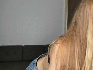 girl
        sandra_buika cam image #1189291