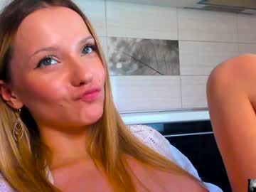 girl
        sonjashy cam image #1280931