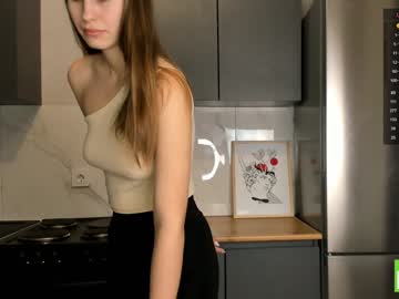 girl
        lynnatlee cam image #3721573
