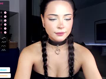 girl
        girl_of_yourdreams_ cam image #1788012