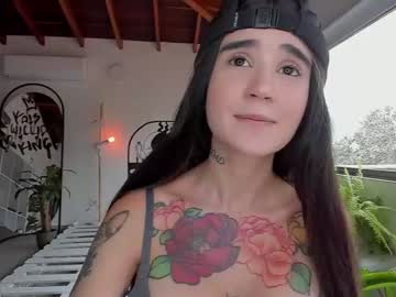 girl
        lonelly_lolly98 cam image #429874