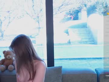girl
        moon_night_anna cam image #4026911