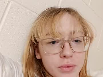 girl
        blonde_katie cam image #1935310