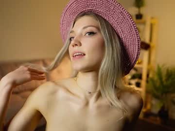 girl
        darlineash cam image #3980759