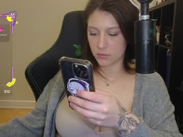 girl
        alexa_dream cam image #4361257