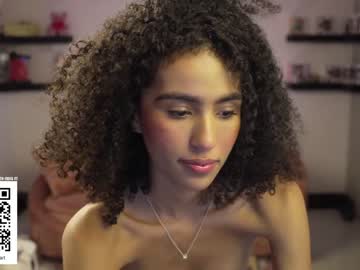 girl
        amnie_ cam image #551398