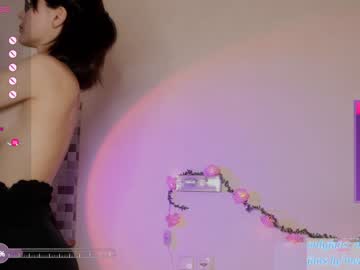 girl
        meadowthayer cam image #2496507