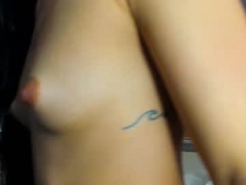 girl
        halliee cam image #1081377