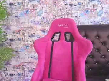 girl
        angelina_new cam image #2489121