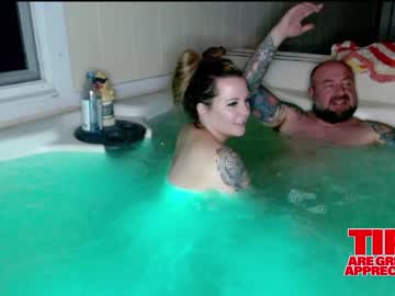 couple
        2freakycouple24 cam image #809751